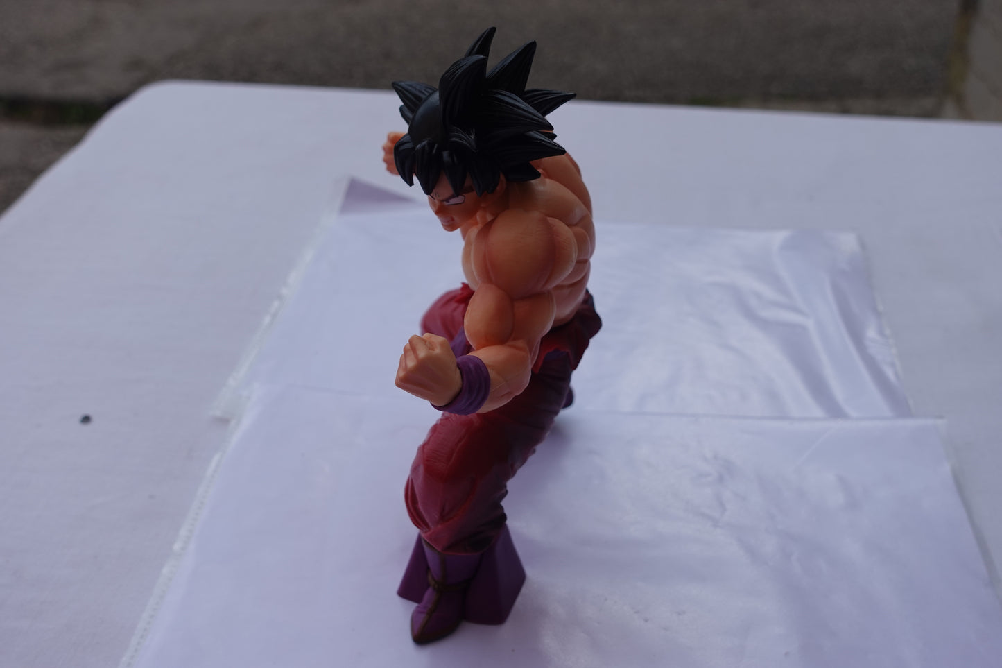 Action Figure Goku Adulto a Dorso Nudo - Dragon Ball Z/Super - Battle Damaged