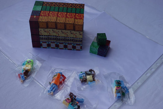 100 pezzi magnetici stile minecraft con personaggi.