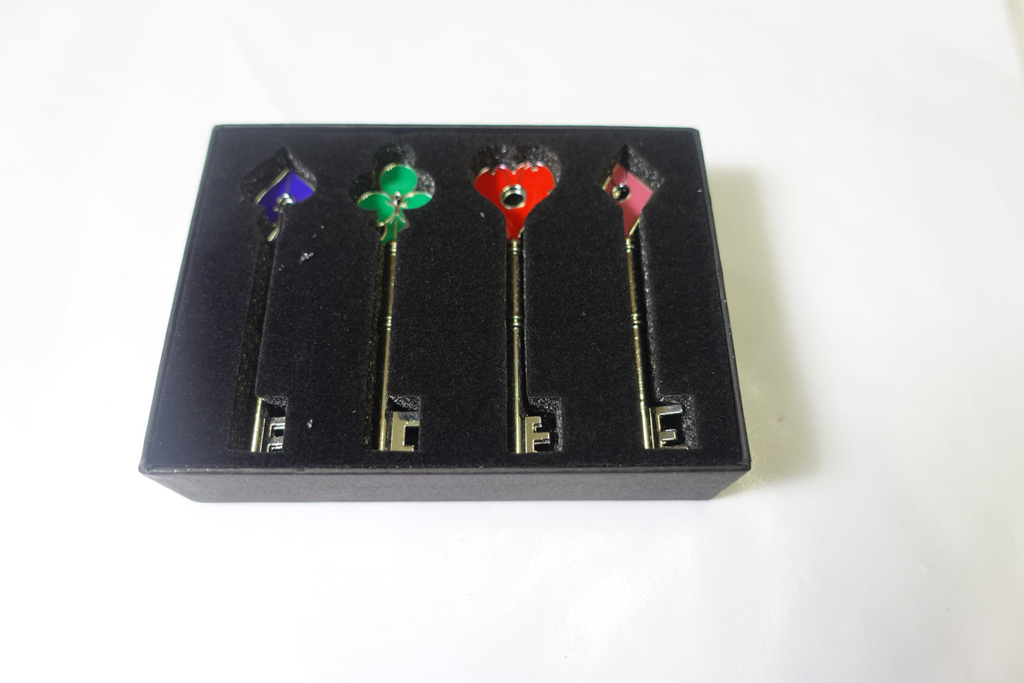Set 4 Chiavi Resident Evil 2 RPD – Cuori, Quadri, Picche, Fiori – Nuove