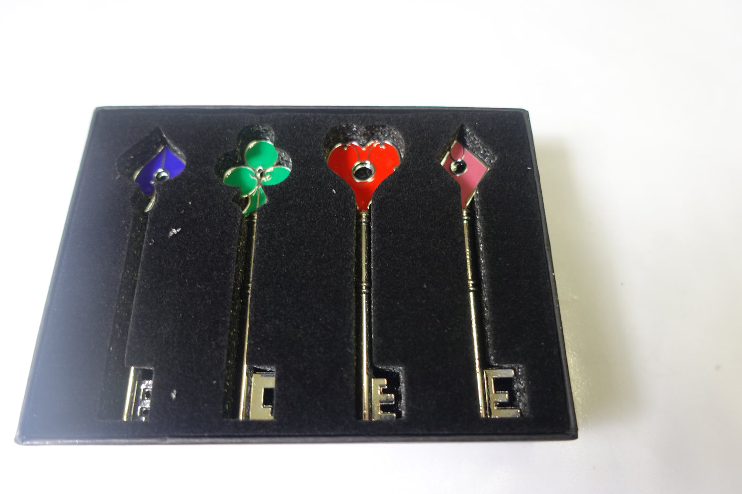 Set 4 Chiavi Resident Evil 2 RPD – Cuori, Quadri, Picche, Fiori – Nuove