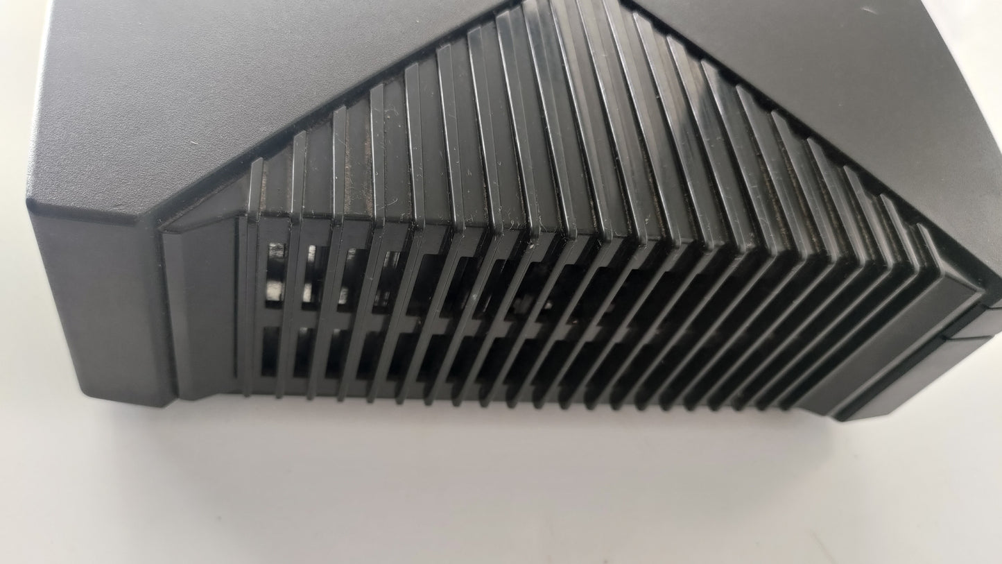 Xbox classic Microsoft solo console.